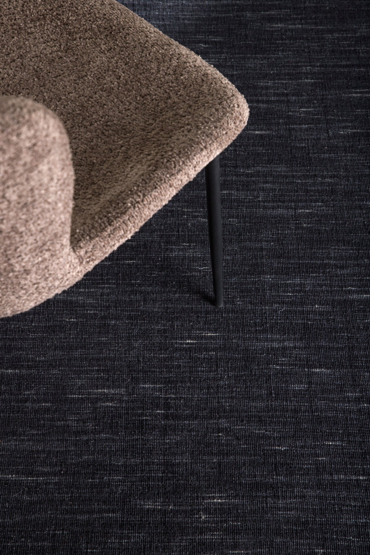 Elton ullmatta 350x250 cm – Wool – Black