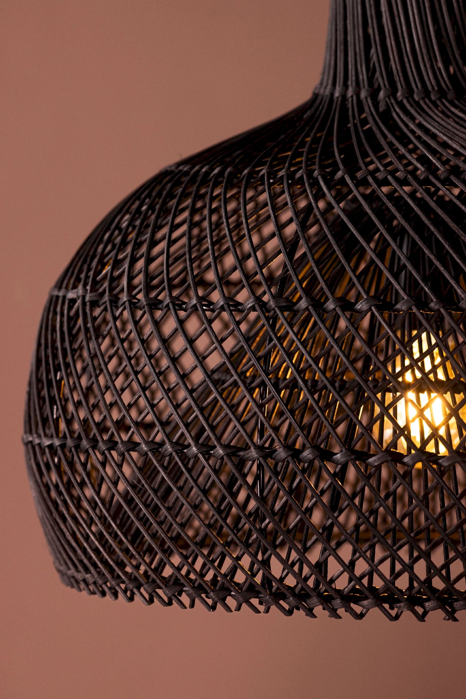 Laroche Taklampa i svart rotting - Folkart