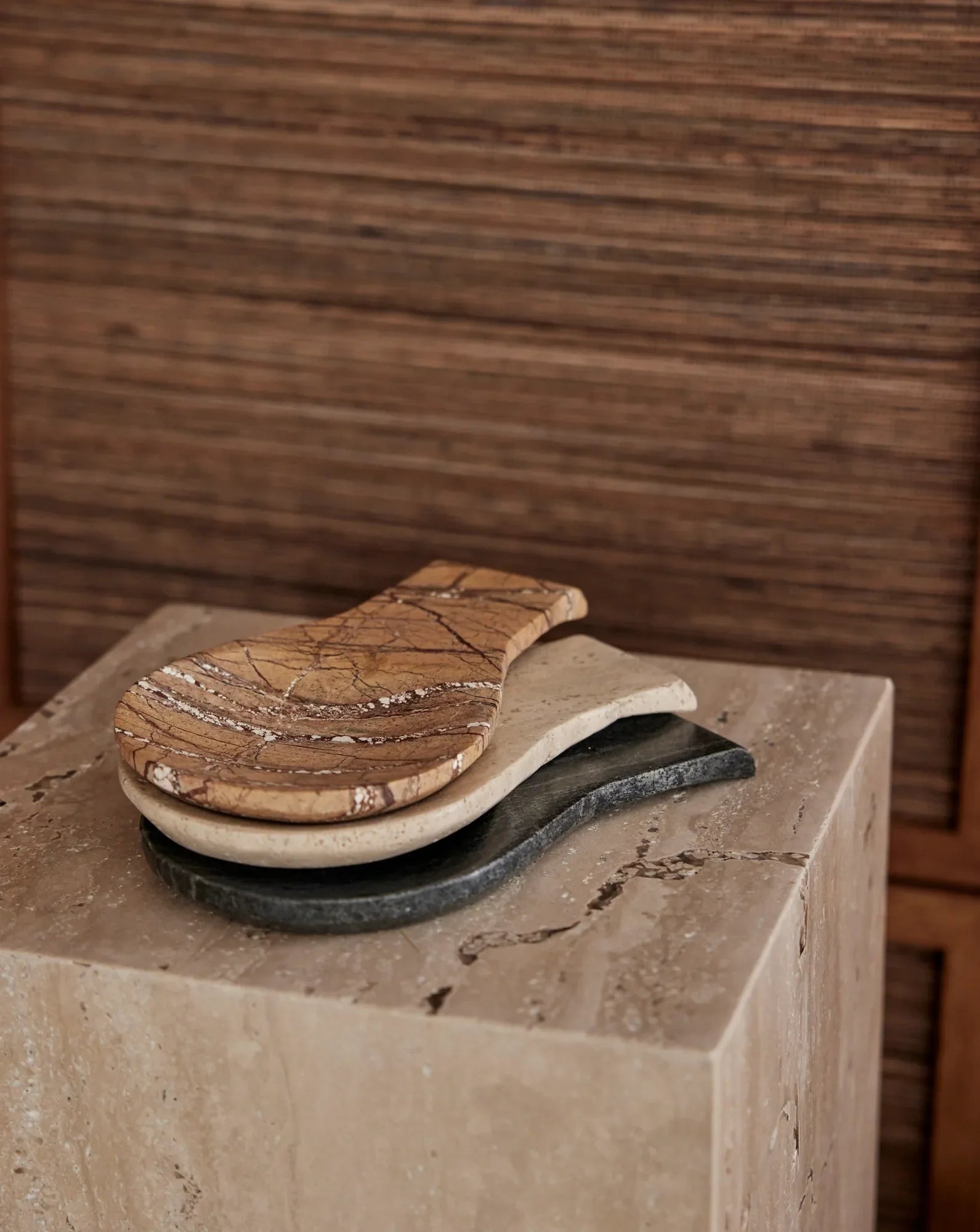 Cyra travertin skål - www.folkart.se