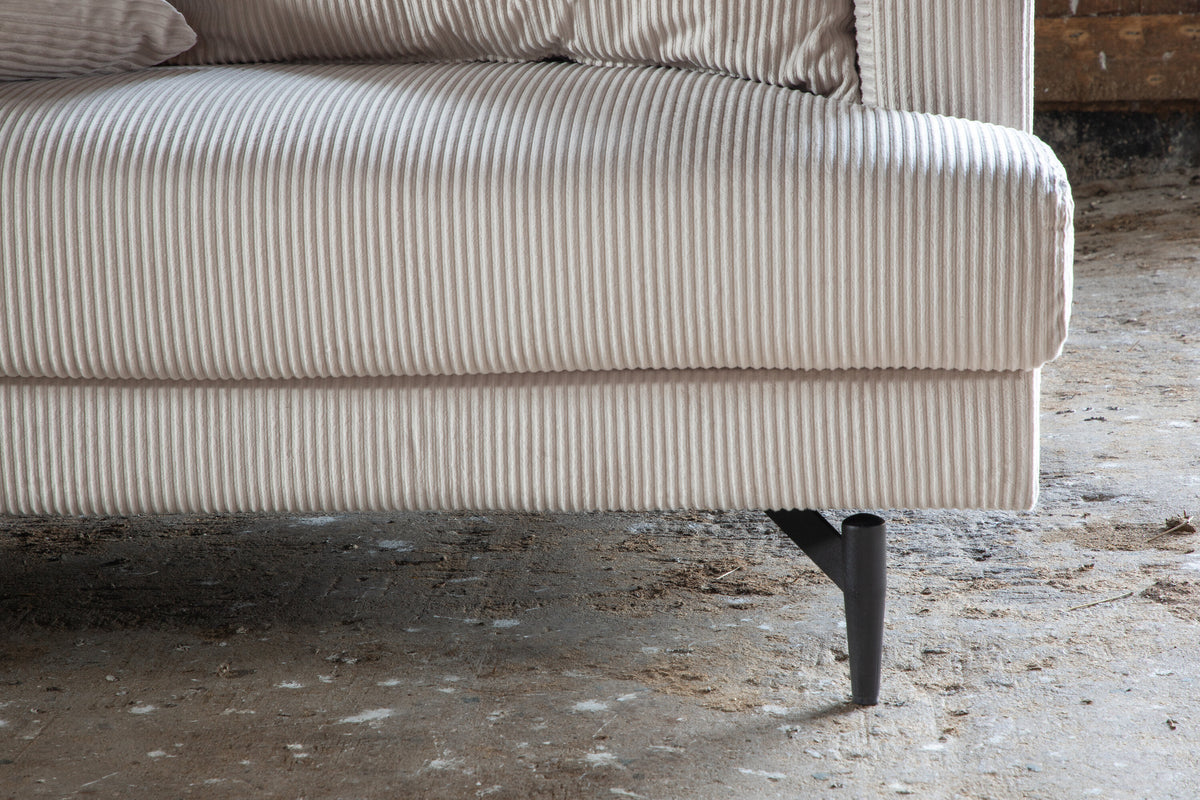 Sofia 3-sits soffor beige – livsstilsbild i hemmiljö