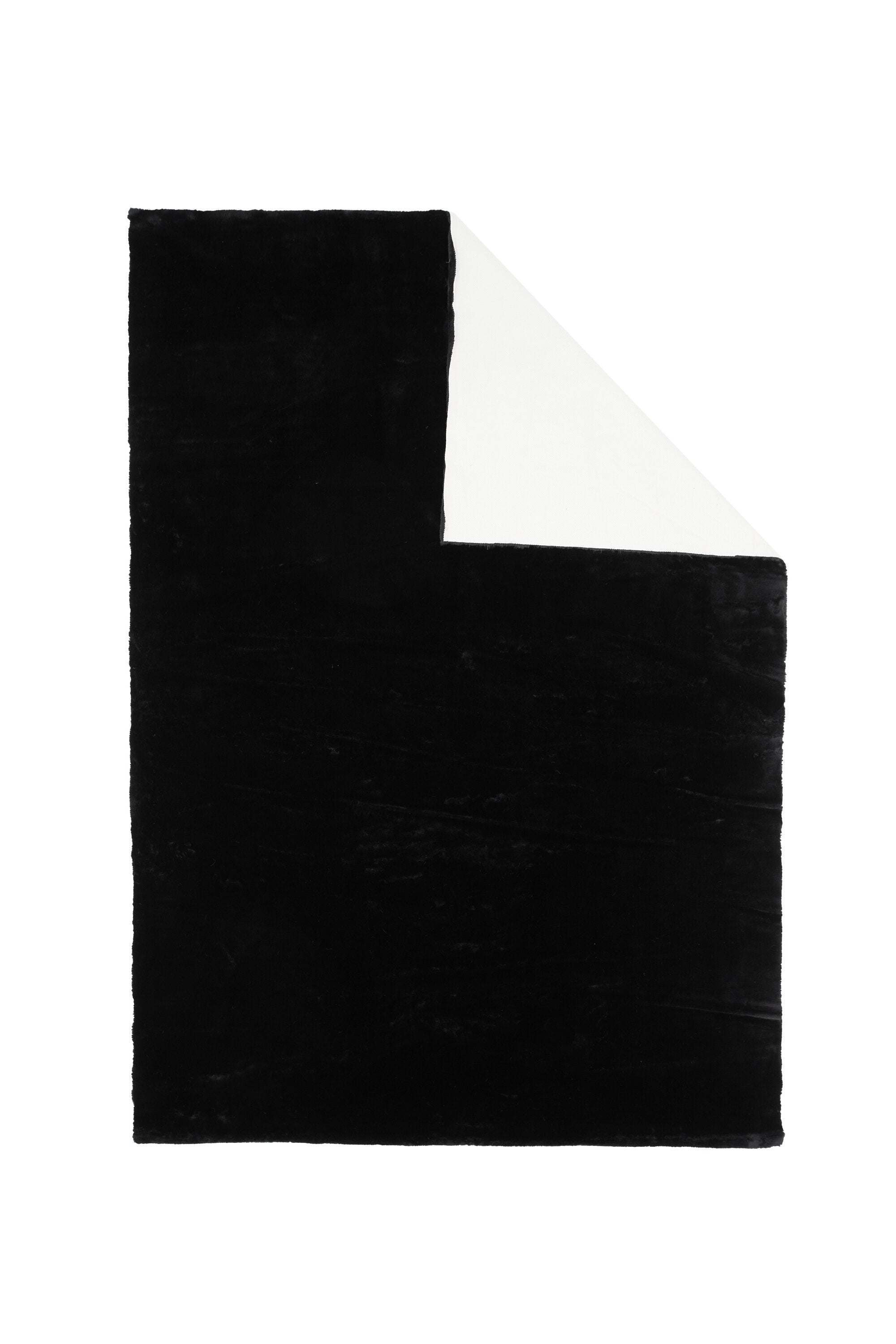 Nina polyestermatta 230 x 160 cm – studioshot