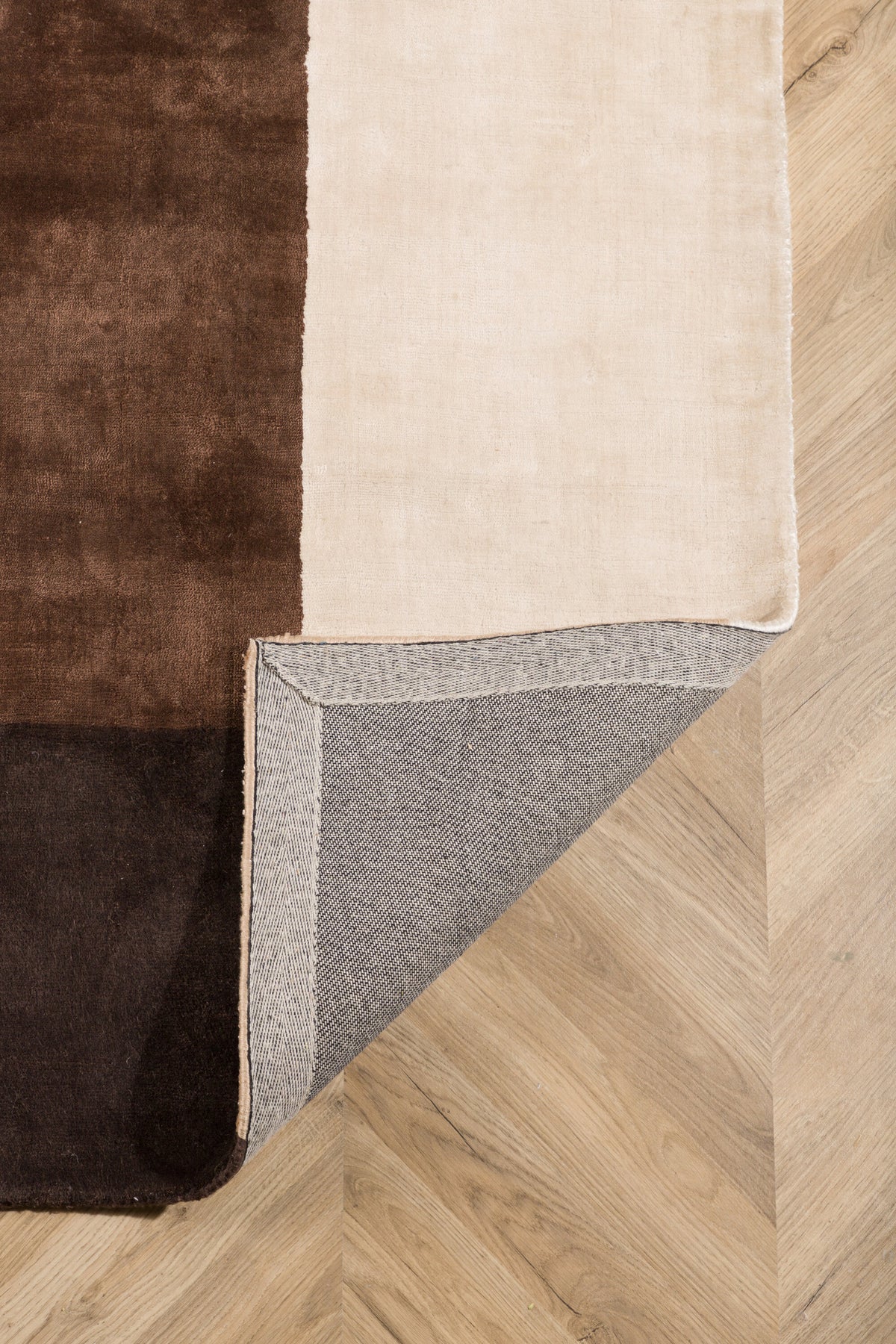 Arvid viskosmatta 350 x 250 cm – livsstilsbild