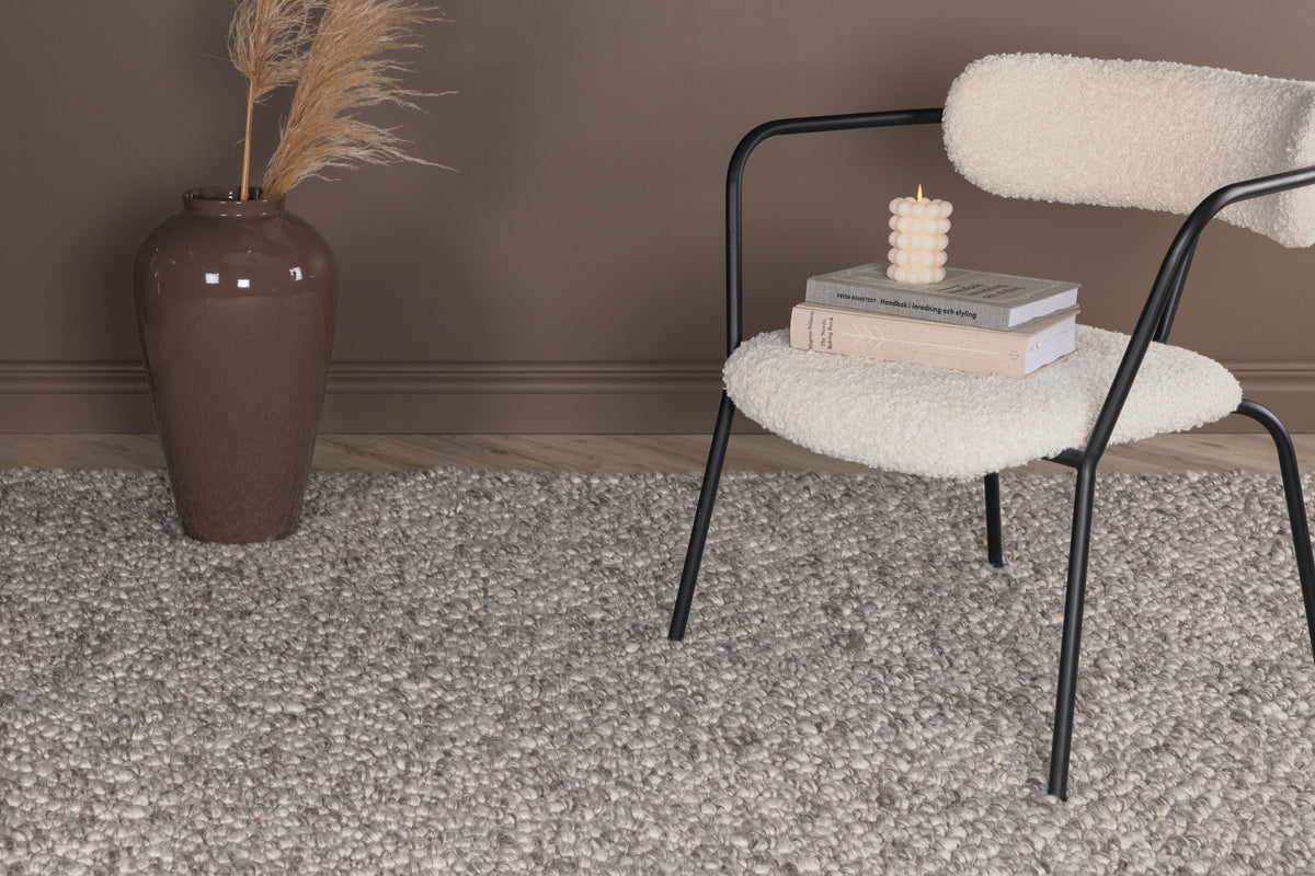 Jajru ullmatta 350 x 250 cm – livsstilsbild i hemmiljö