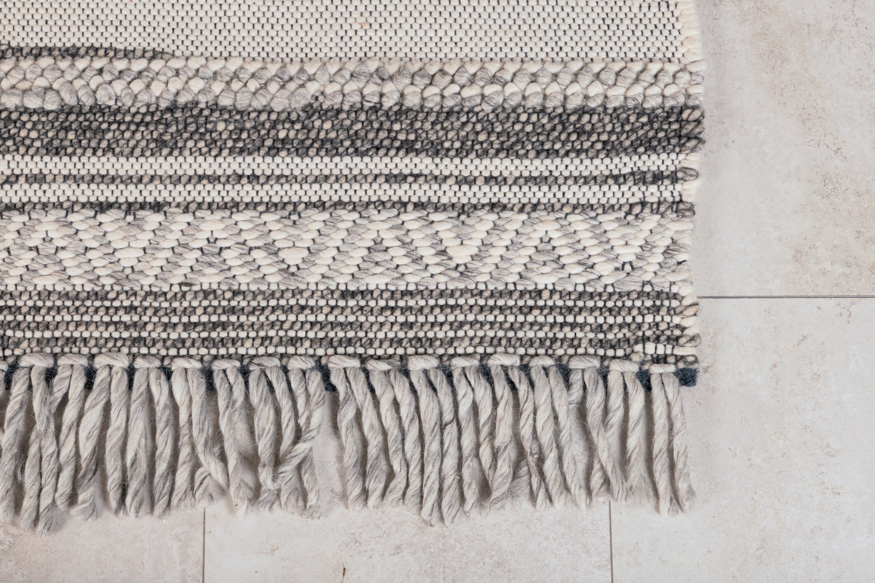 Alwar ullmatta 240 x 170 cm – närbild struktur