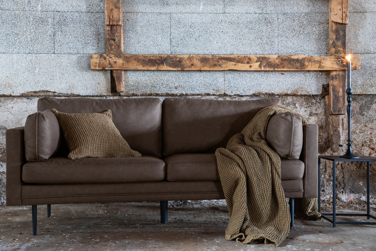 Boom 3-sits soffor brun – livsstilsbild i hemmiljö
