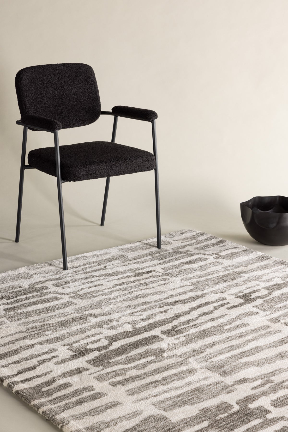 Milos polyestermatta 230 x 160 cm – livsstilsbild i hemmiljö