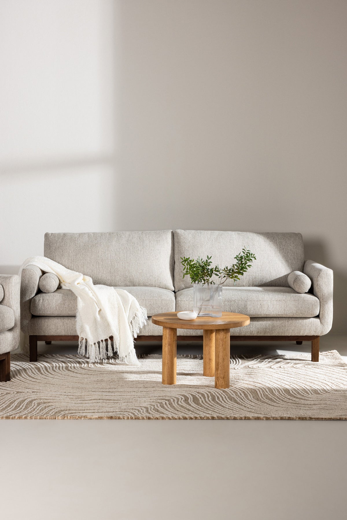 Olympos 3-sits soffor beige – livsstilsbild i hemmiljö