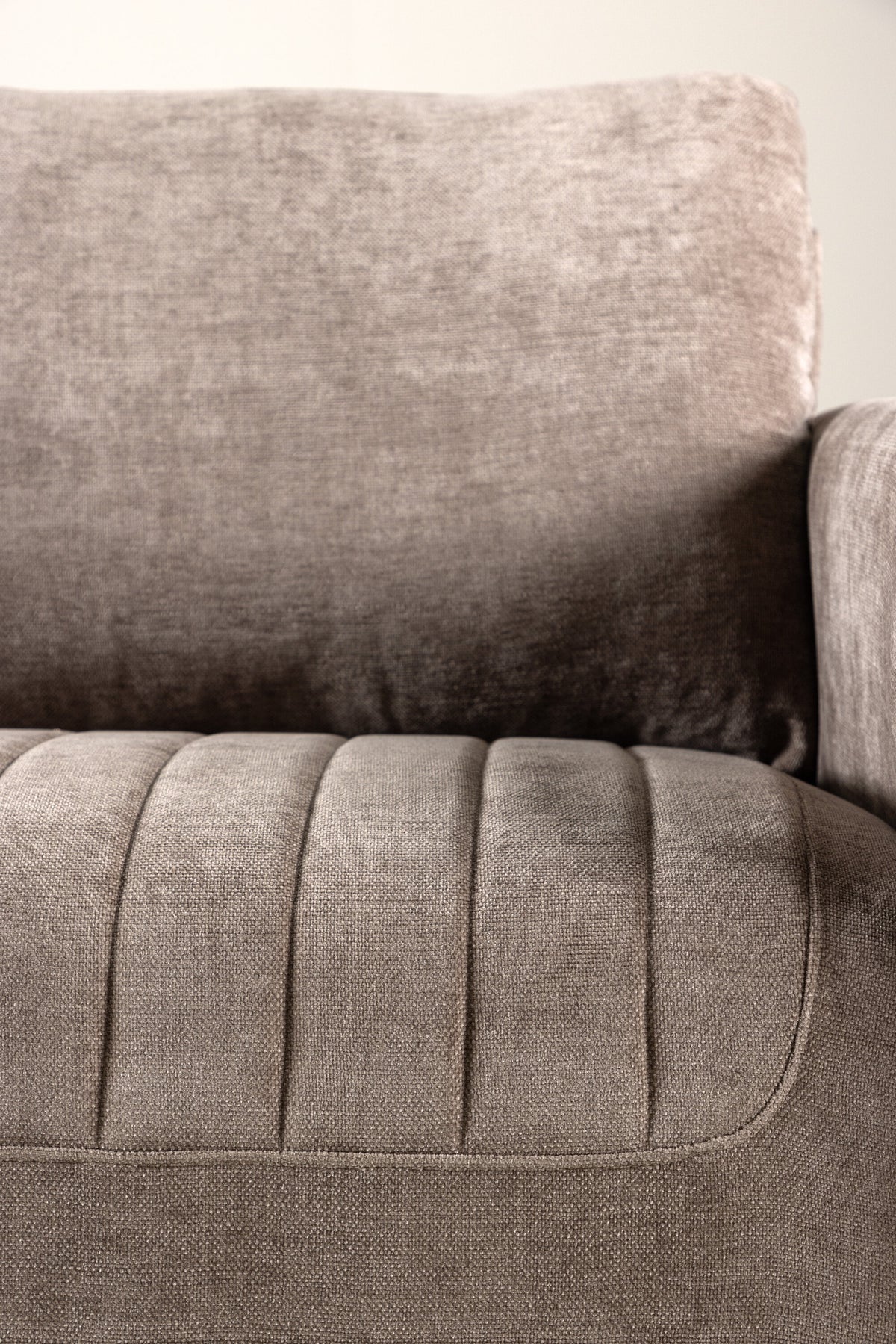 Indigo 2-sits soffor beige – stilbild