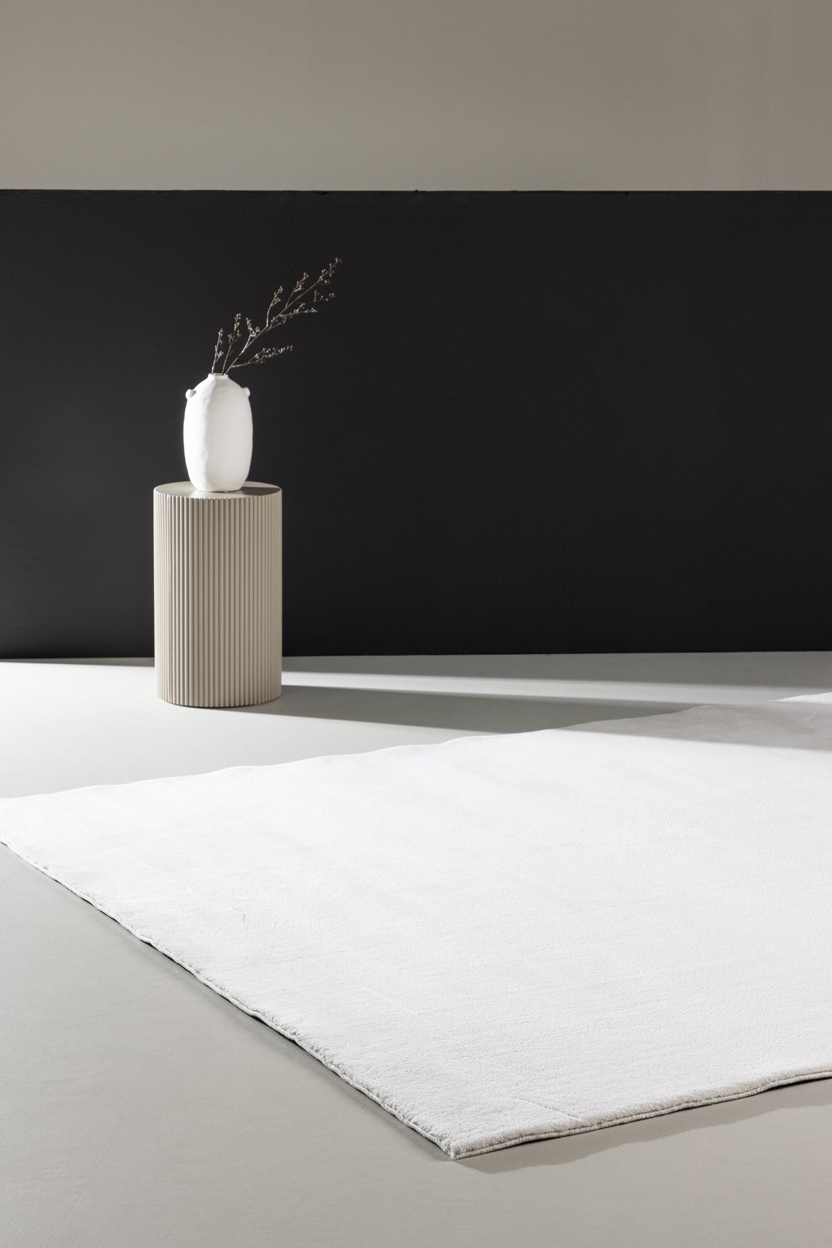 Nixie polyestermatta 350 x 240 cm – livsstilsbild i hemmiljö