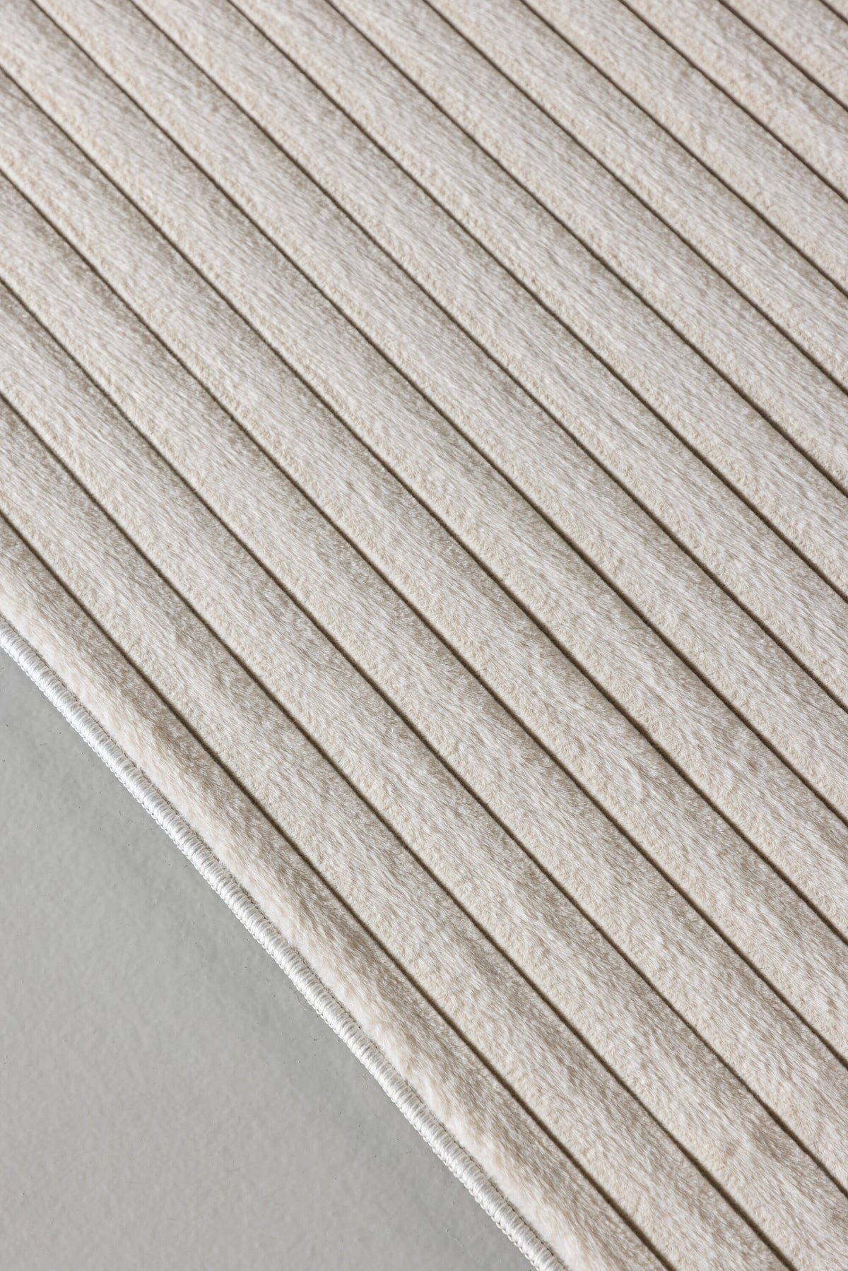 Miller polyestermatta 230 x 160 cm – stilbild