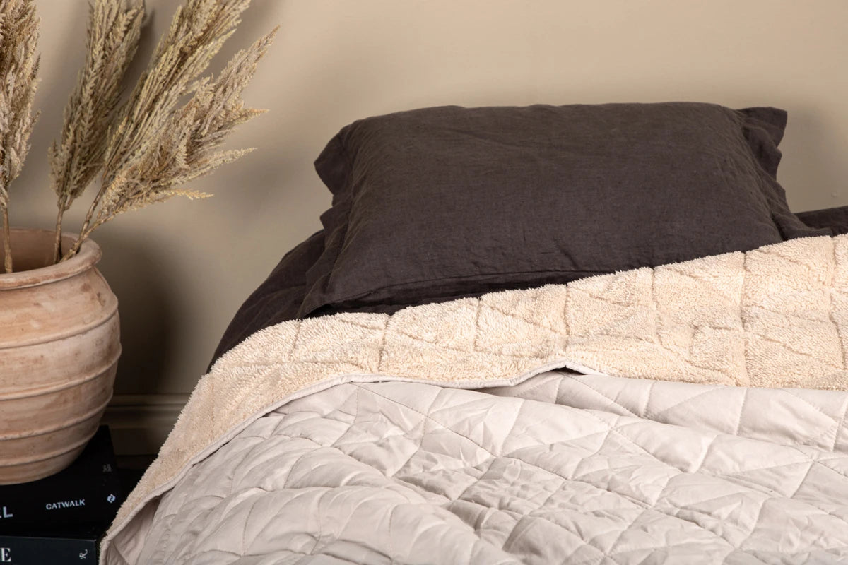 Nilla Överkast 150 x 250 Beige